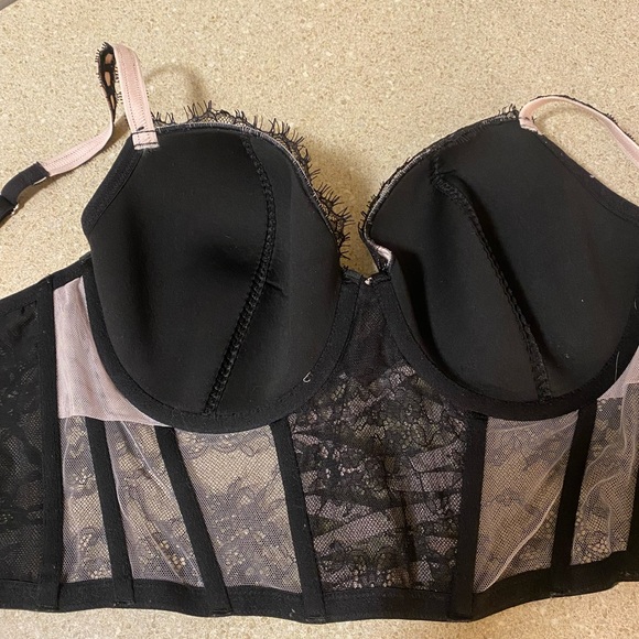 Victoria's Secret Black Lace Bra with Pink Accent - Picture 9 of 9